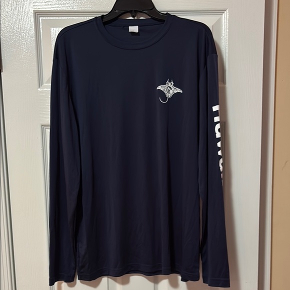 Navy Long Sleeve Performance Shirt with Manta Ray/Waikiki Beach Design - Picture 1 of 6